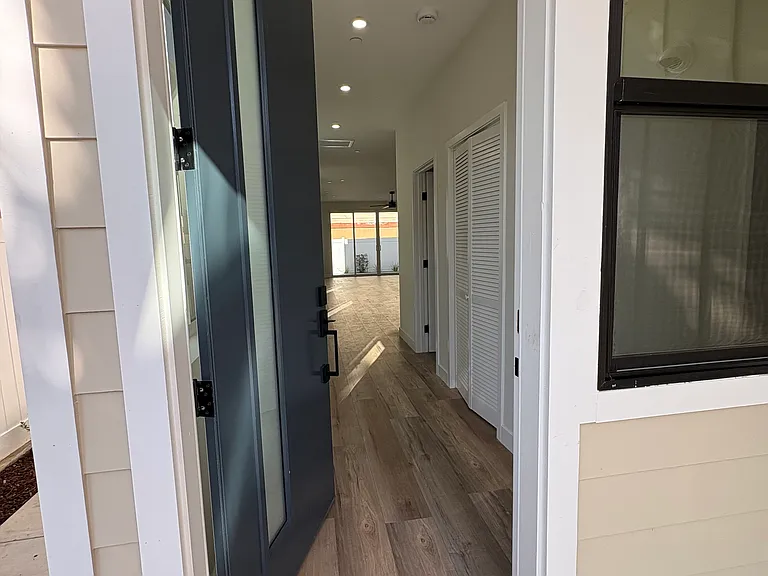 260 Donax Ave — Photo 4