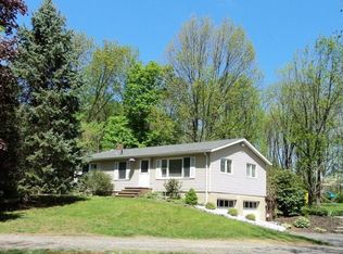 91 Forge Hill Rd, Glen Gardner, NJ 08826