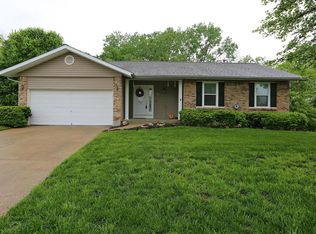 531 Pioneer Dr, Saint Peters, MO 63376
