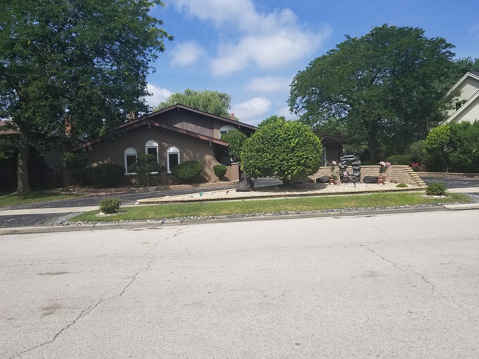 1st image of 17210 Kimbark Ave