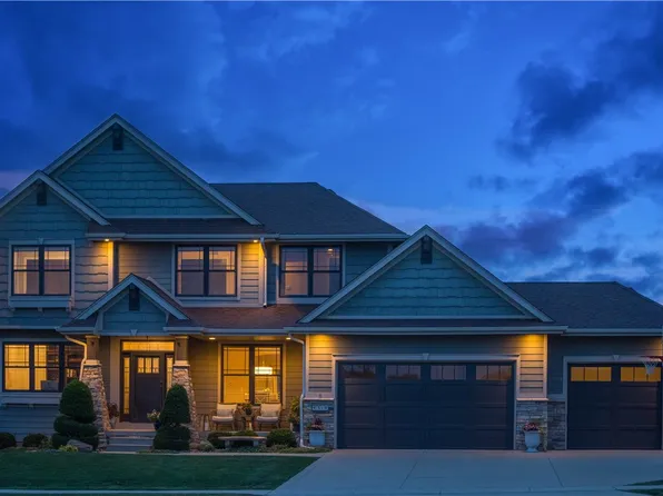 4318 162nd St, Urbandale, IA 50323