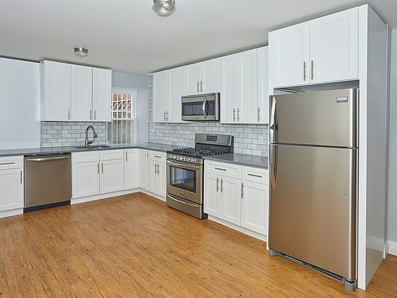 4th image of 278 Alexander Ave #L