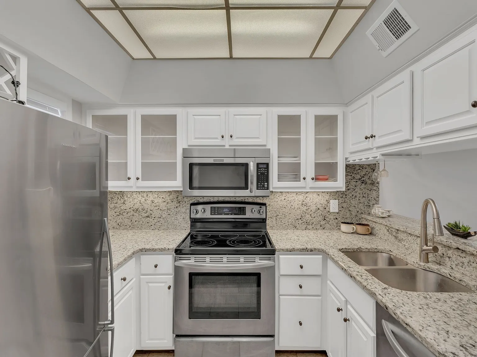 2 bed, 2.0 bath, 1124 sqft, $1,795 — Photo 4