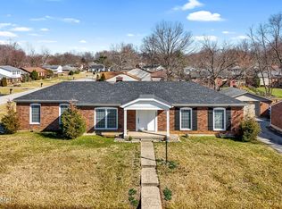 8414 Cabin Hill Rd, Louisville, KY 40291