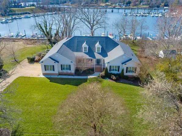 441 Mollys Way, Urbanna, VA 23175