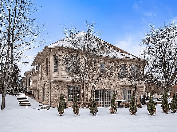4th image of 3169 Paramount Ln