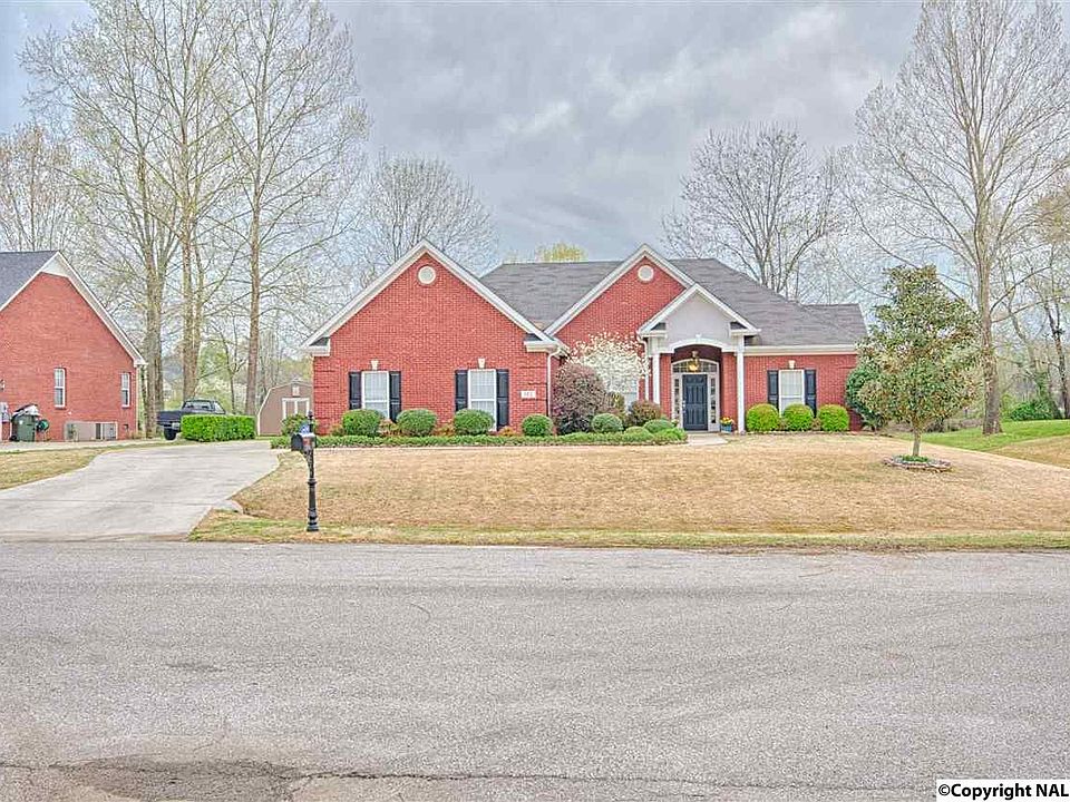 1st image of 142 Hedgestone Dr