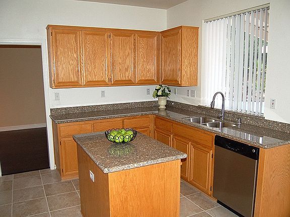 3rd image of 219 Berkshire Ct