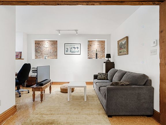 3rd image of 4617 Rue Hutchison #2
