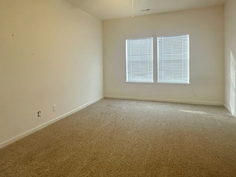4792 Dobson Dr — Photo 8