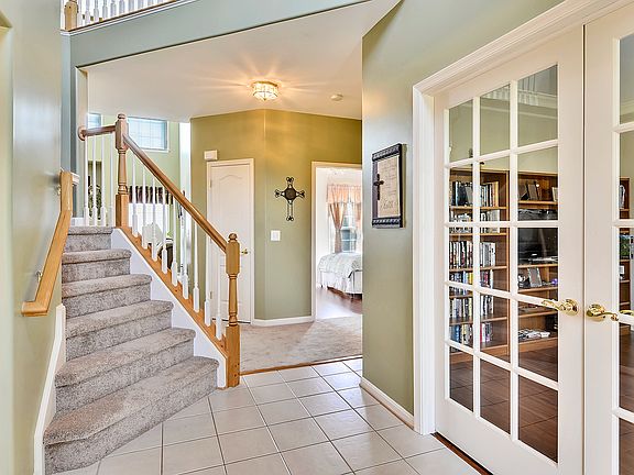 2 story foyer