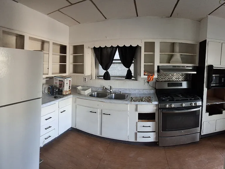 6423 N Leavitt St #2 — Photo 1