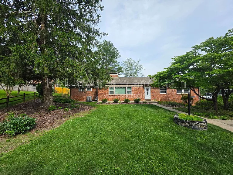 15 Ginell Cir — Photo 2