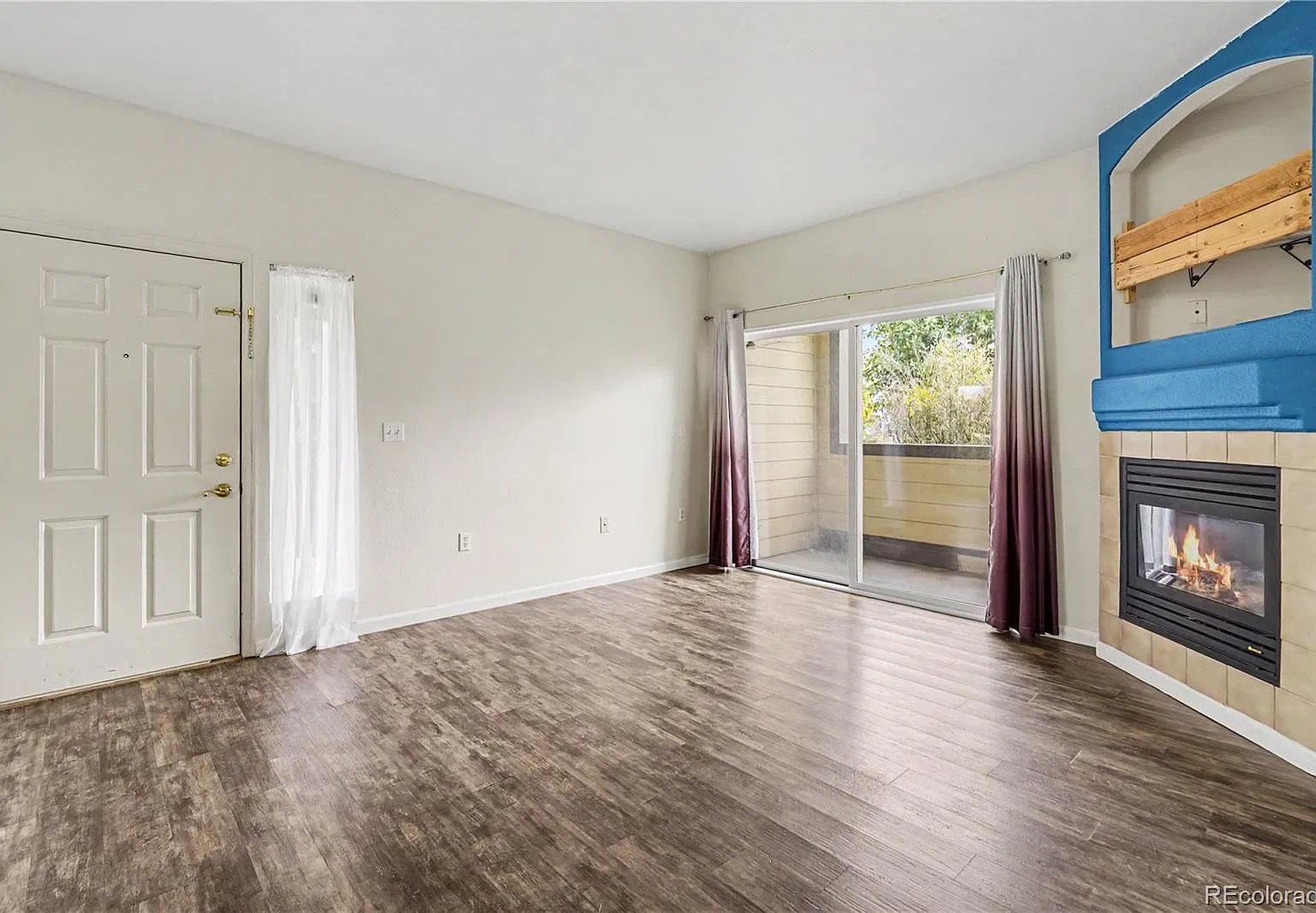 3 bed, 2.0 bath, 1313 sqft, $2,250 — Photo 2