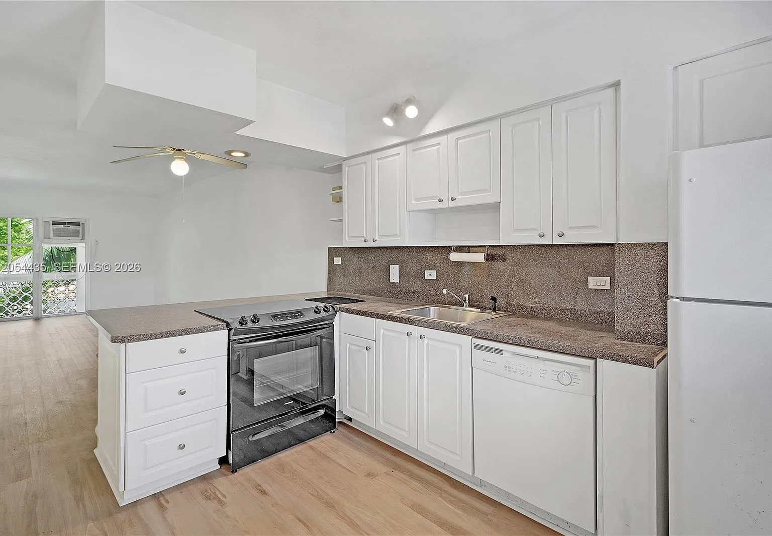 Santona Condo — Photo 2