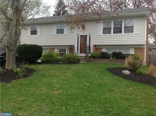 31 Waverly Rd, Cherry Hill, NJ 08003