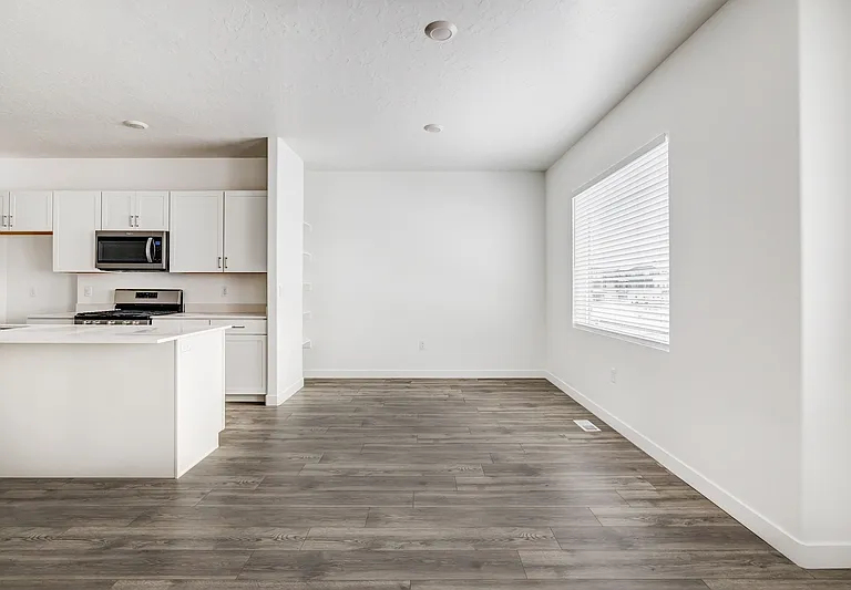 413 S 1110 W #MAIN FLOOR MASTER — Photo 14