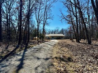 19406 Julie Rd, Lebanon, MO 65536