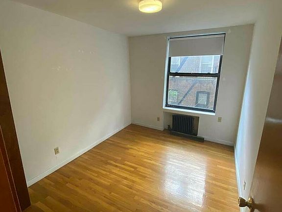 3rd image of 311 W 95th St APT 3D