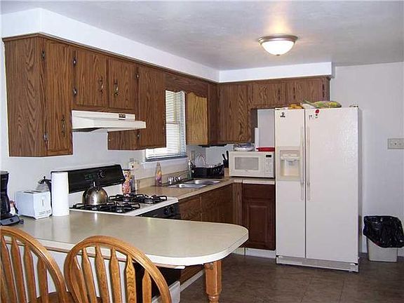 3rd image of 741 Ross St