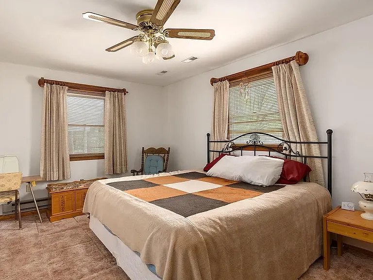 314 Lake Dr — Photo 8