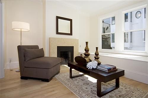 4th image of 26 Pleasant St