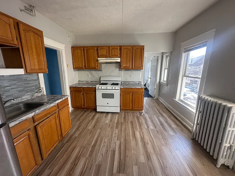 124 Kendall St #2 — Photo 14
