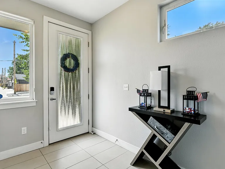 3433 W 16th Ave — Photo 3