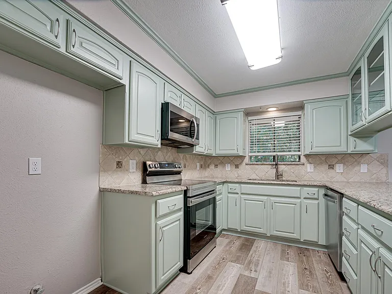 605 Scenic Dr — Photo 24