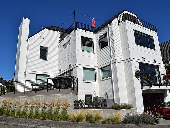 5th image of 2531 Westmont Way W