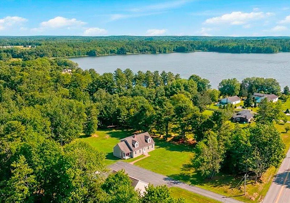 1st image of 371 Maquoit Road