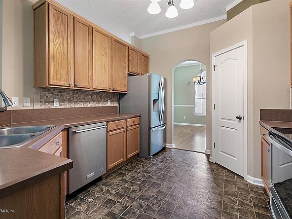 4th image of 23495 Flora Parke Blvd