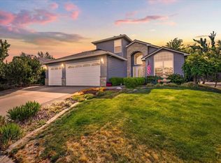 997 N Mountain Ave, Central Point, OR 97502