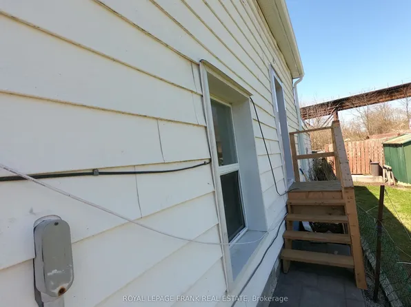 173 Stanley St #C, Quinte West, ON K8V 4W2