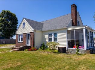 39 Rowe Ave, Warwick, RI 02889