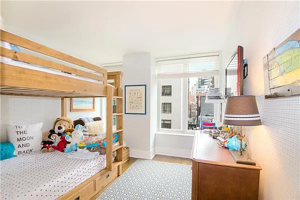 Sold by (Legacy) Elegran | media 2