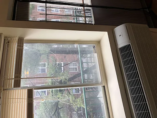 Rented by 18 REALTY | media 33