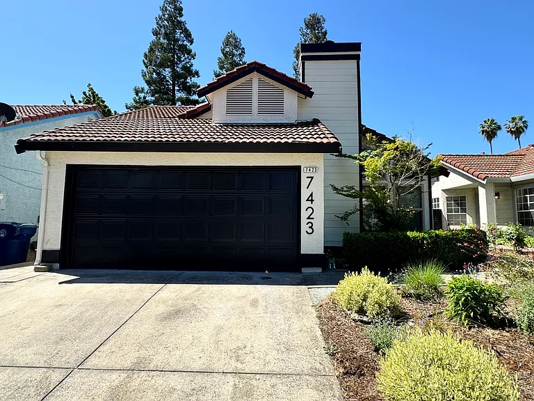 7423 Fireweed Cir — Photo 2