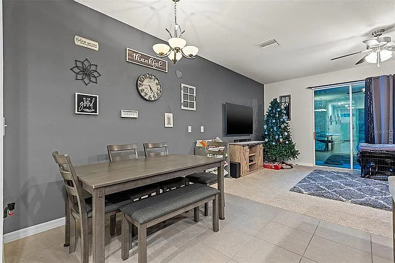 3 bed, 2.5 bath, 1758 sqft, $2,400 — Photo 4