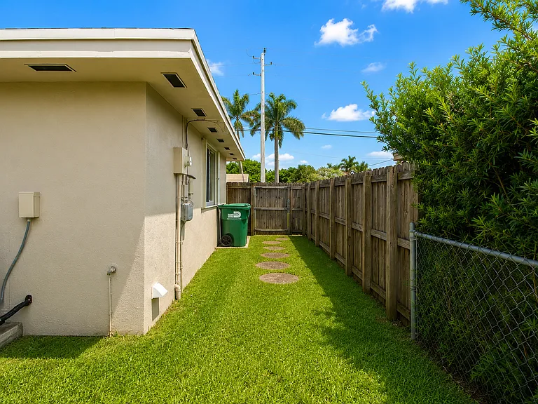 15445 SW 99th Ave — Photo 12