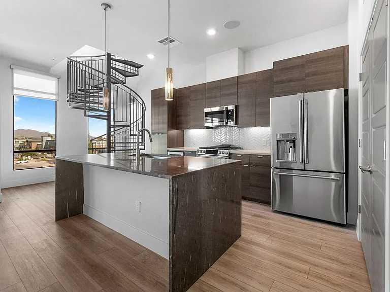 Scottsdale Grand — Photo 47