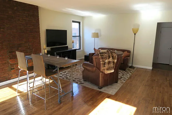 Rented by Miron Properties | media 27