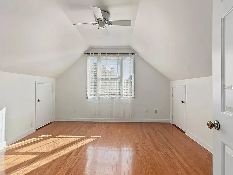 1119 Belleaire Cir — Photo 42