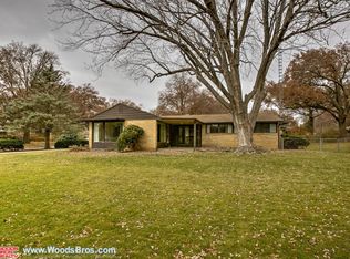 1516 Sunburst Ln, Lincoln, NE 68506