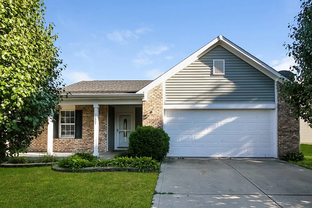 4 bed, 2.0 bath, 1382 sqft, $1,825 — Photo 1