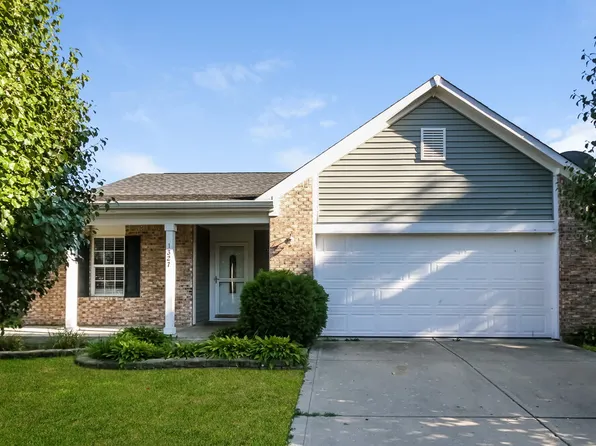 1327 Grand Canyon Cir, Franklin, IN 46131