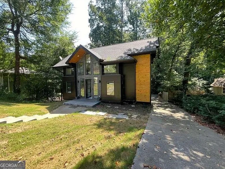 1995 Shalimar Dr — Photo 1