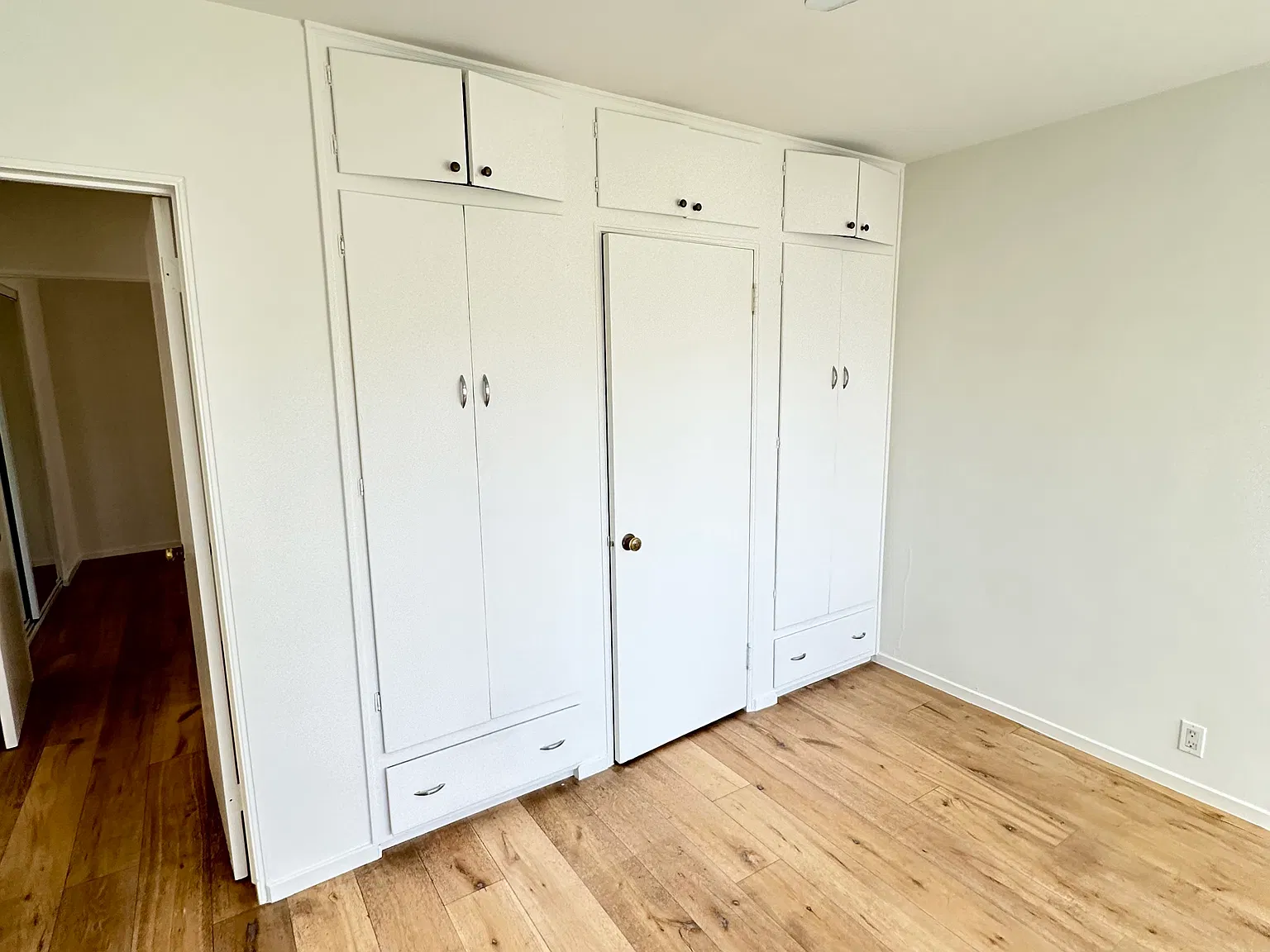 2 bed, $2,450 — Photo 4