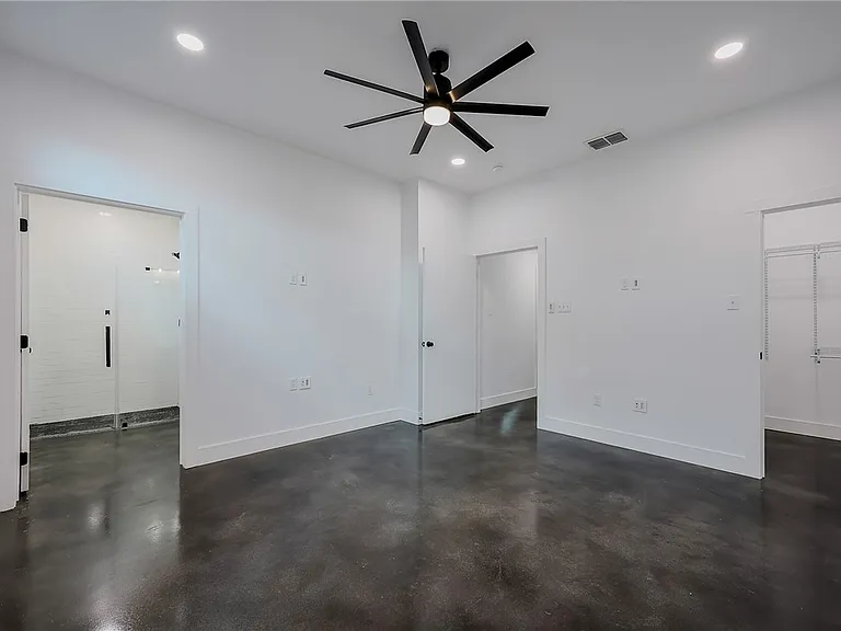 626 Glazebrook St #B — Photo 11