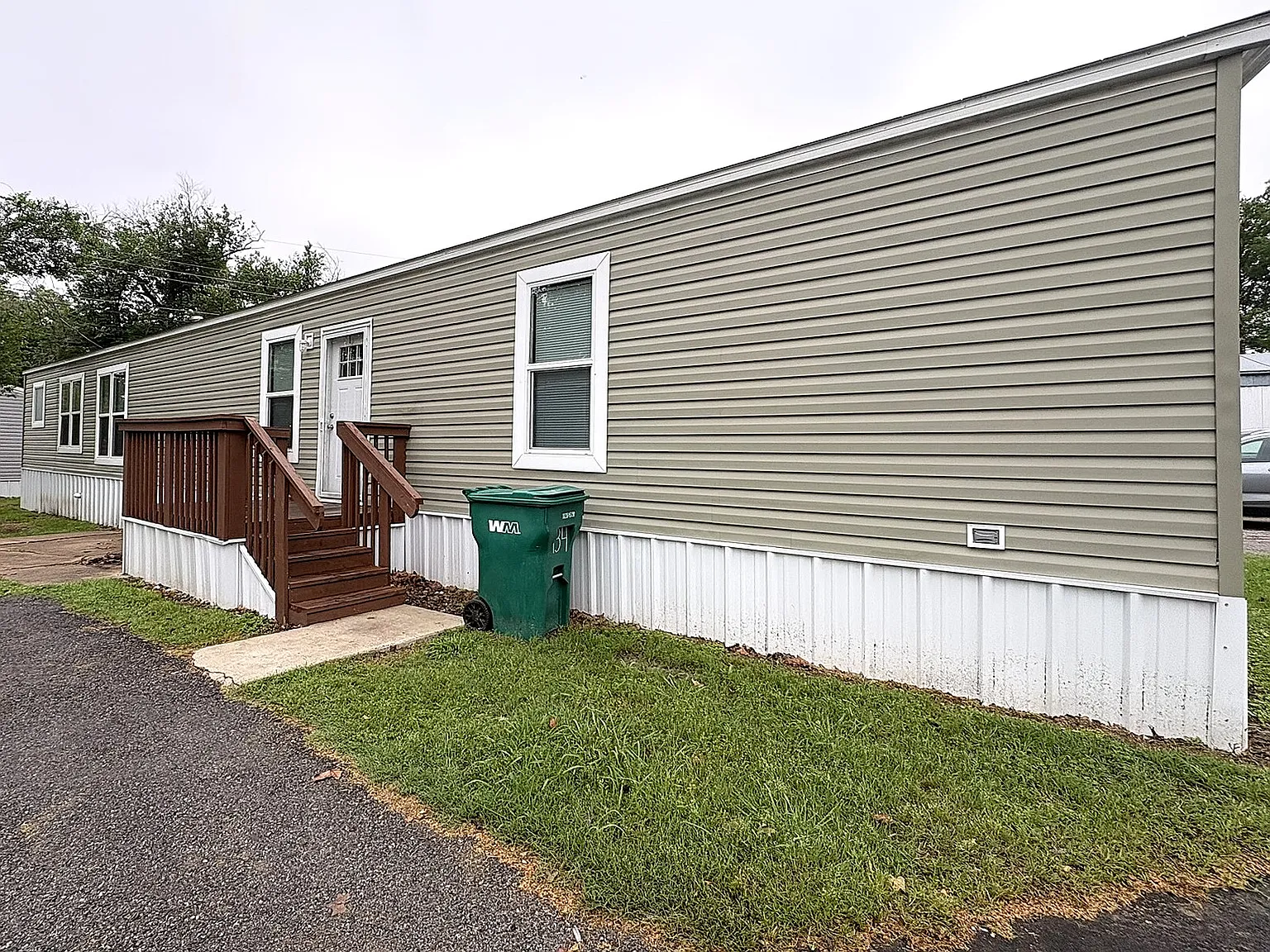 3 bed, 1216 sqft, $999 — Photo 3